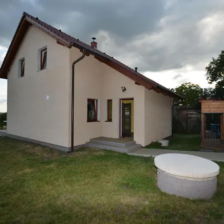 Nadezda Vila *